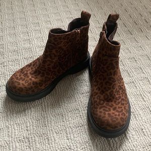 Cat & Jack ankle boots size 1 girls.